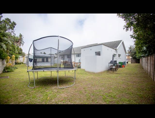 3 BEDROOM HOUSE FOR SALE IN BEACON BAY